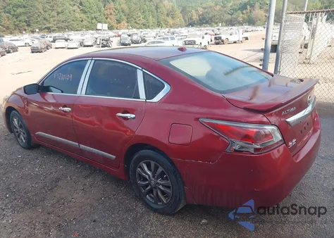 2015 Nissan Altima 2.5 S z USA, uszkodzony, nr VIN 1N4AL3AP5FN904159